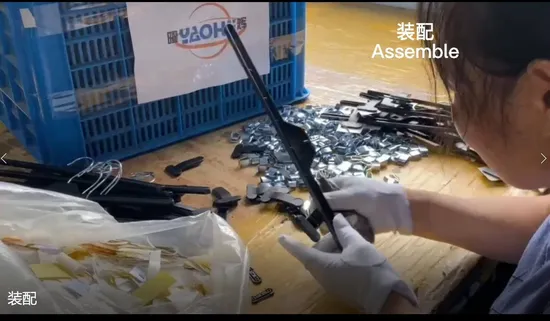 Nuovo supporto di progettazione Appendiabiti in plastica su misura per vestiti, vestiti, gonna